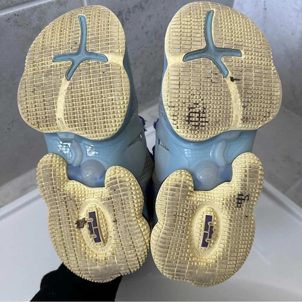 Nike Lebron 19 Boys Sneakers Size 3.5
